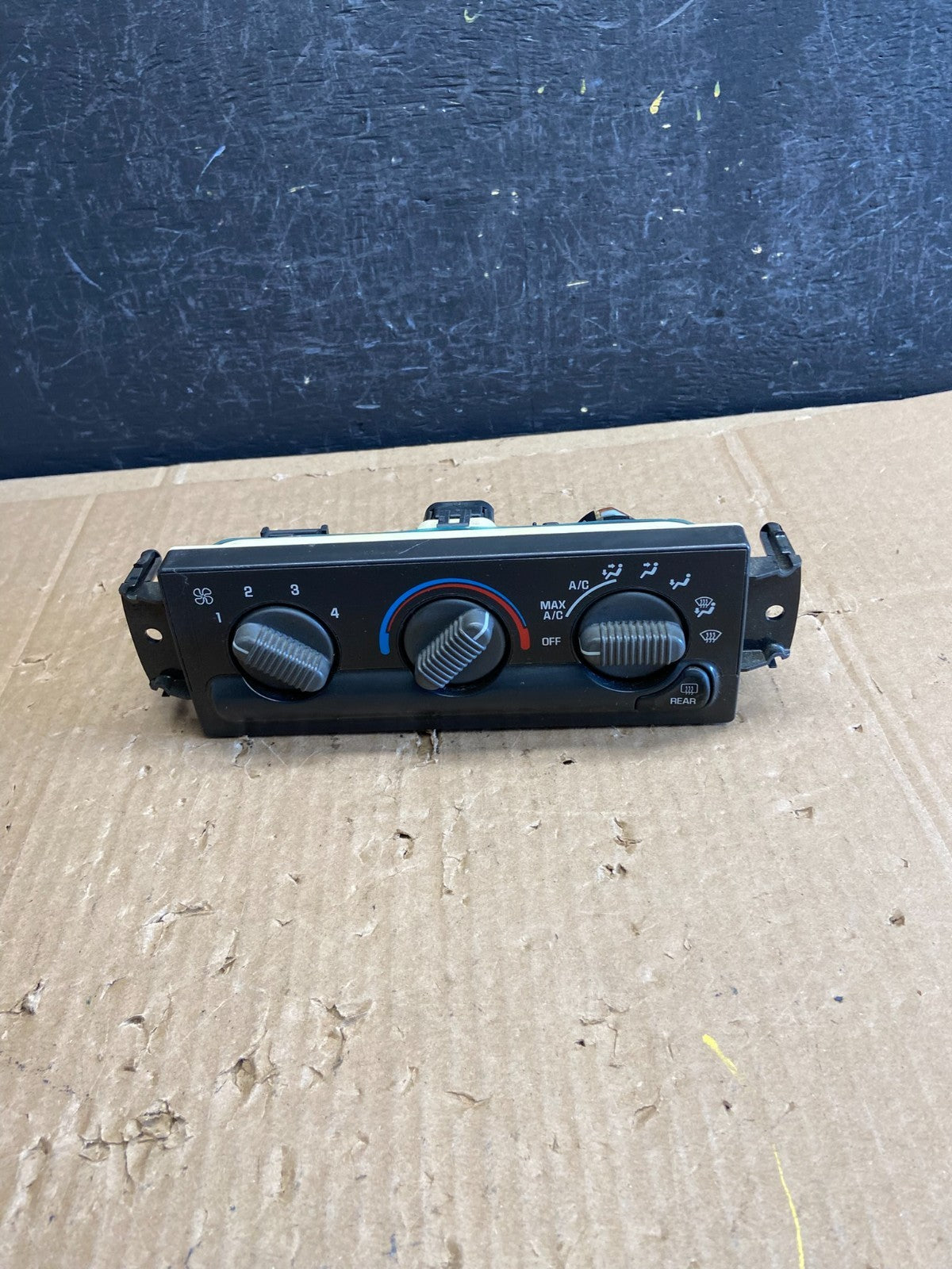 1999 to 2002 Chevrolet Silverado HVAC Heater Climate Control Module AD2333 DG0