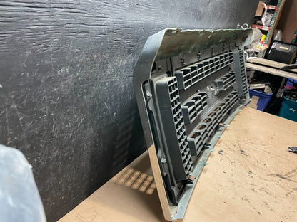 2008 to 2014 Ford Econoline E150 E250 Front Upper Chrome Grill Grille Oem J36527