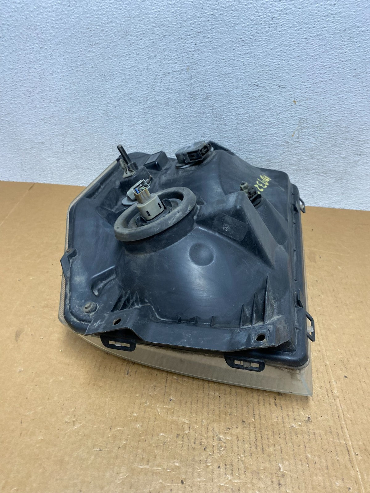 2008-2014 Ford Econoline E150 E250 E350 Left Driver LH Headlight AD9328 DW7