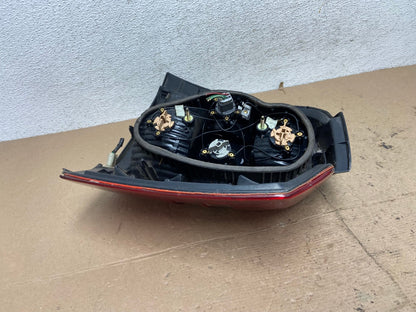 2001 2002 2003 Toyota Highlander Left Driver LH Tail Light AF5165 LK3
