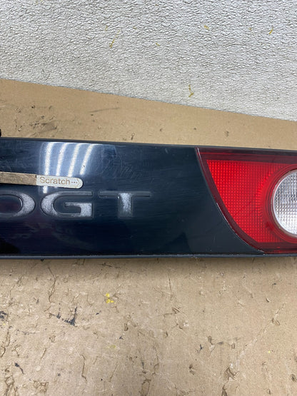 1995 to 1998 Mitsubishi 3000GT Rear Center Trunk Tail Light Panel R9899 DW4