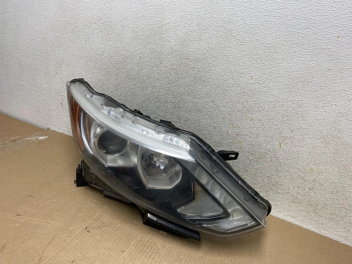2017 to 2019 Nissan Rogue Sport Right Passenger Side Headlight AH6756 PS2