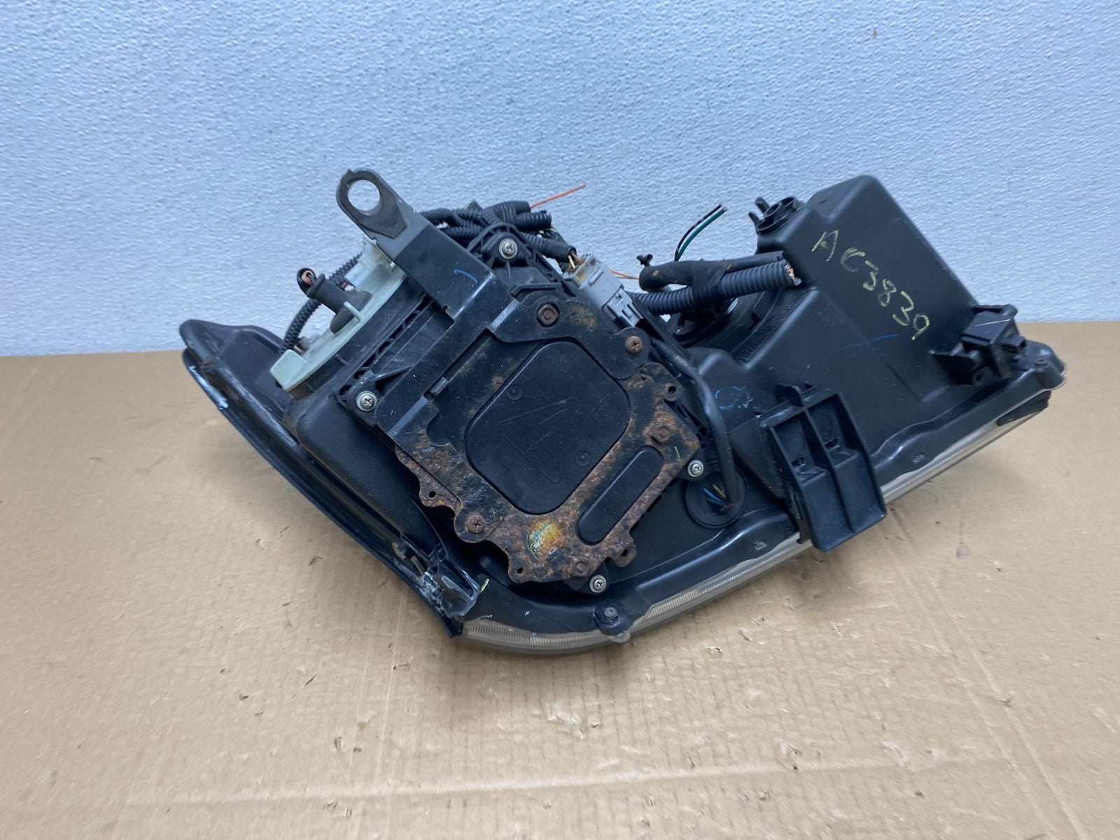 2004 to 2009 Lexus RX330 RX350 Xenon Left Driver Side Headlight AC3839 DW9