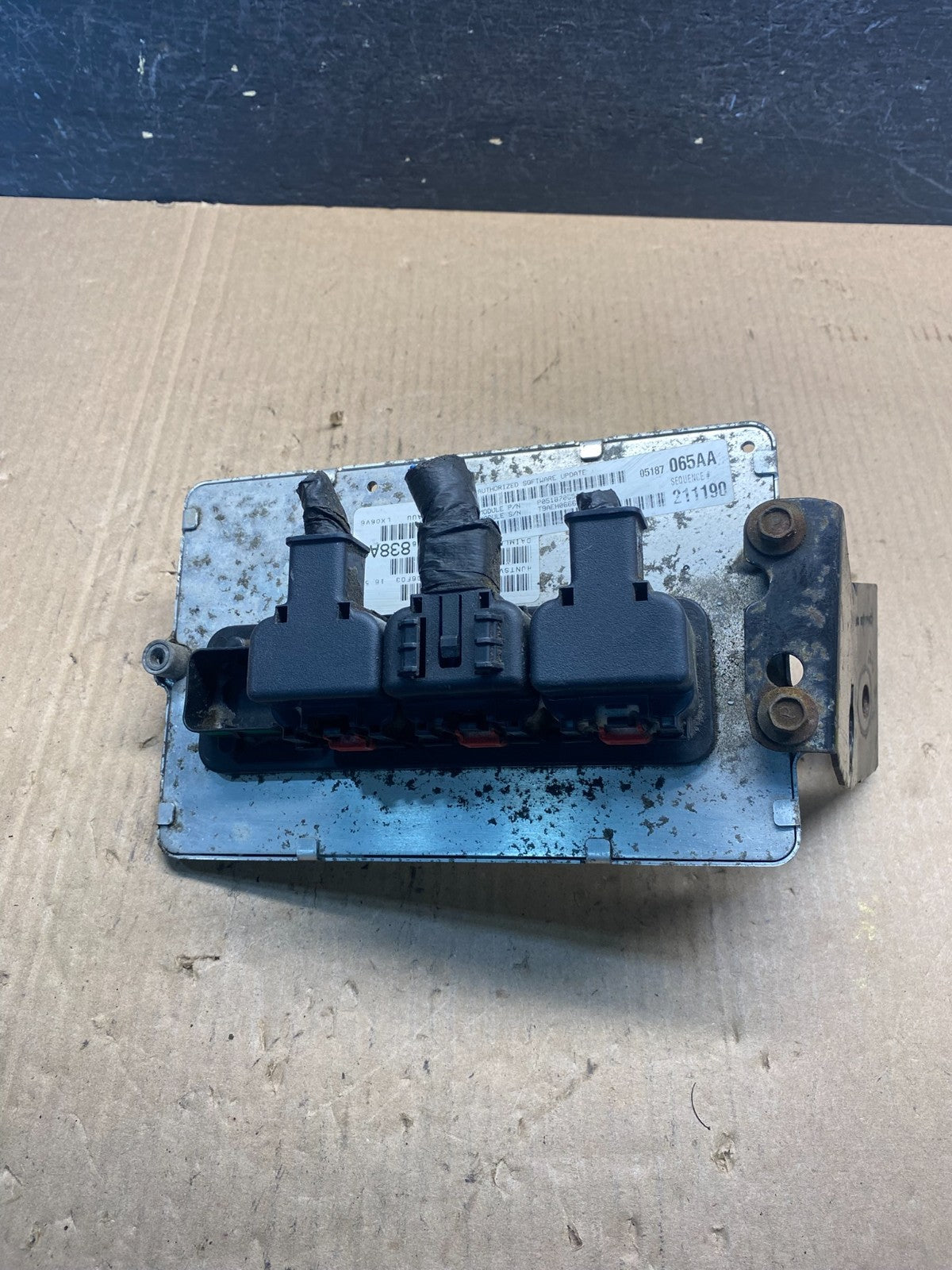 2006 Dodge Magnum Charger 300 3.5L Engine Control Unit ECU P05187065a AE6400 DW0