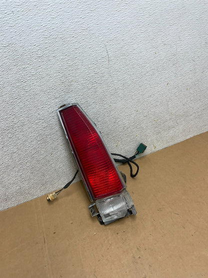 1988 to 1991 Chrysler New Yorker Right Passenger RH Tail Light Oem Q6582 DG2