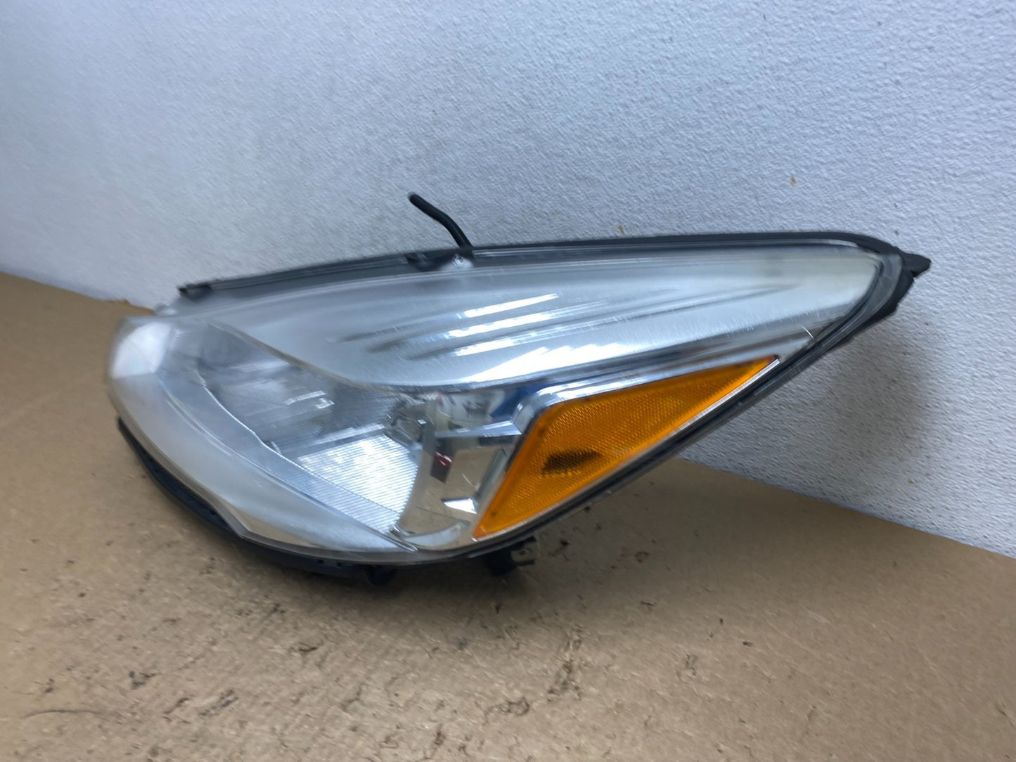 2013 - 2016 Ford Escape Headlight Left Driver Lh Side Halogen AF8382 DW1