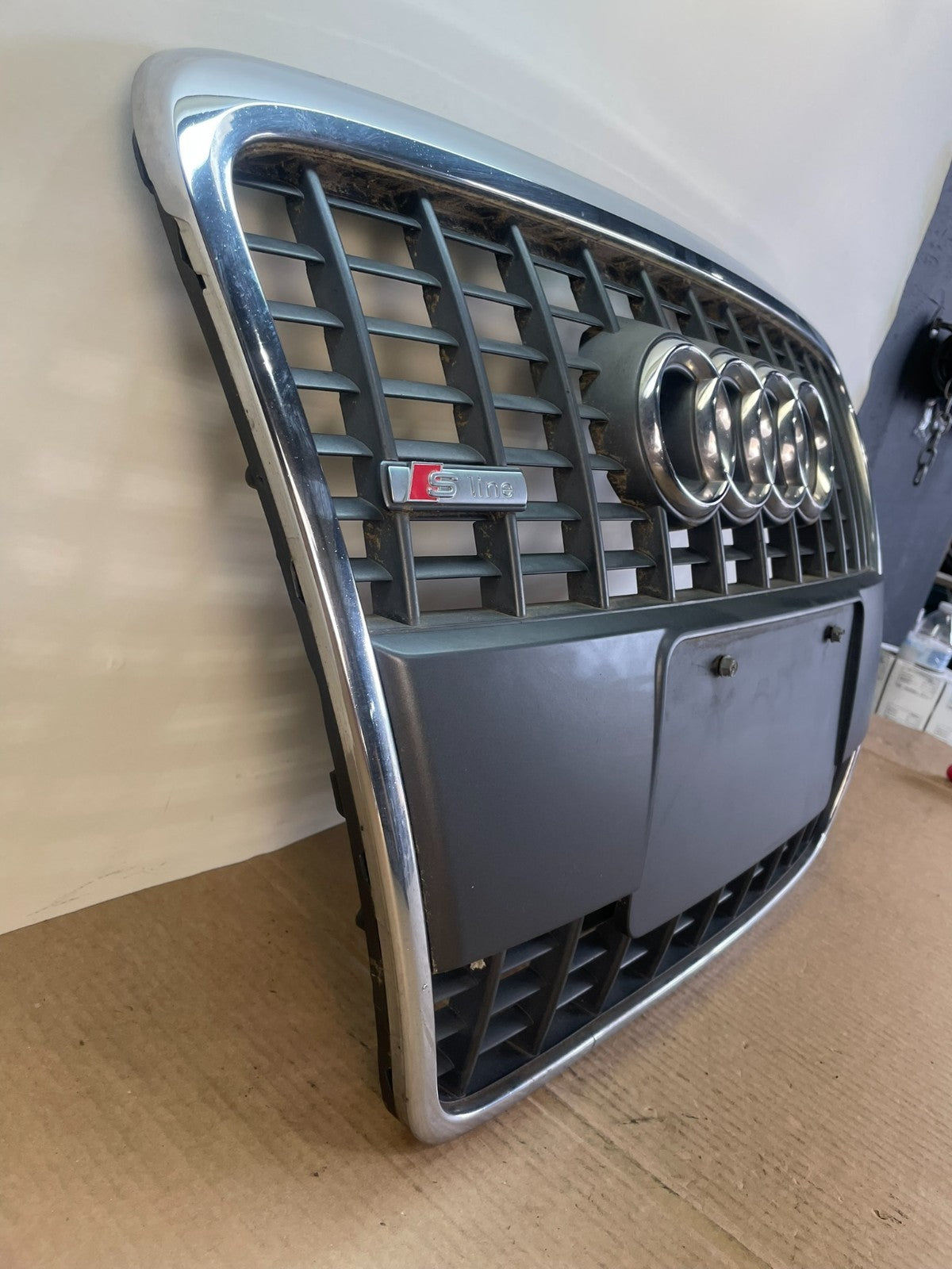 2005 to 2008 Audi A6 C6 Front Grill Grille Silver Black AF5531 DW2