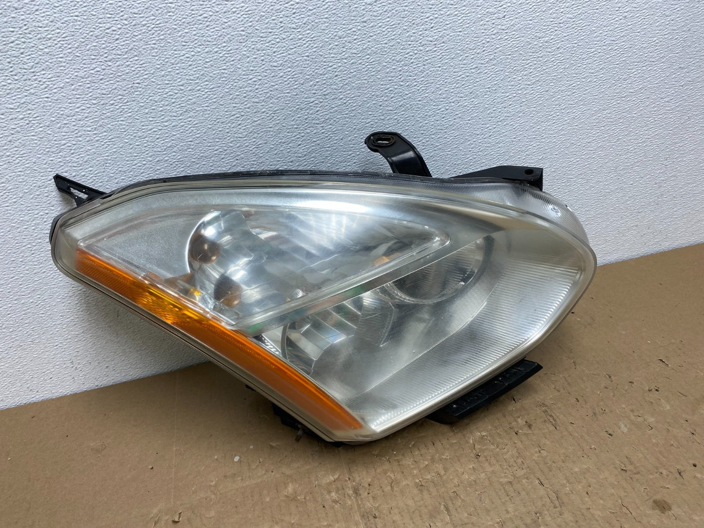 2009-2013 Nissan Rogue Right Passenger Halogen Headlight OEM AB6956 DW1