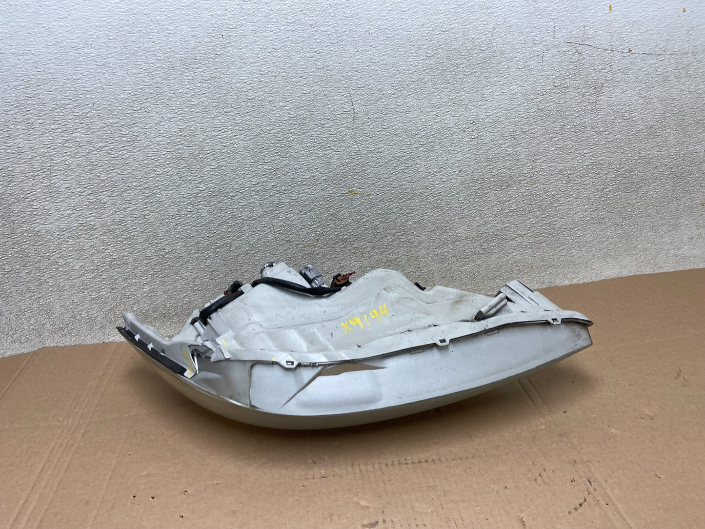 2005 to 2006 Toyota Camry Left Driver LH Halogen Headlight X9194 DW7