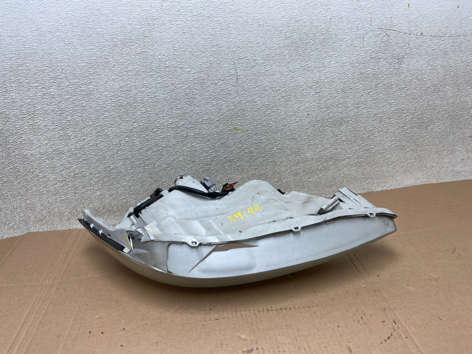 2005 to 2006 Toyota Camry Left Driver LH Halogen Headlight X9194 DW7