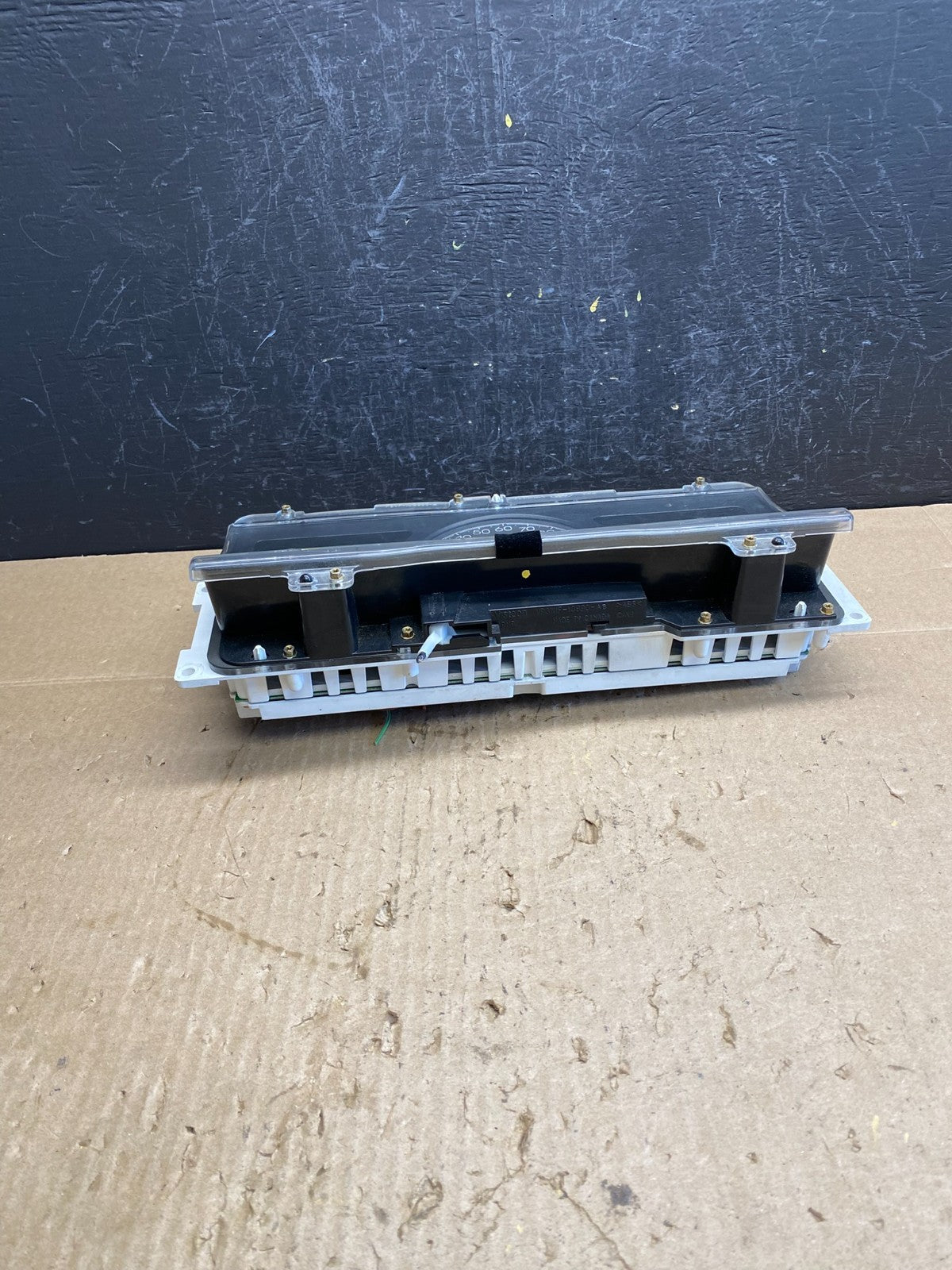 2000 to 2005 Lincoln Town Car Speedometer Gauge Cluster AC9058 DW4