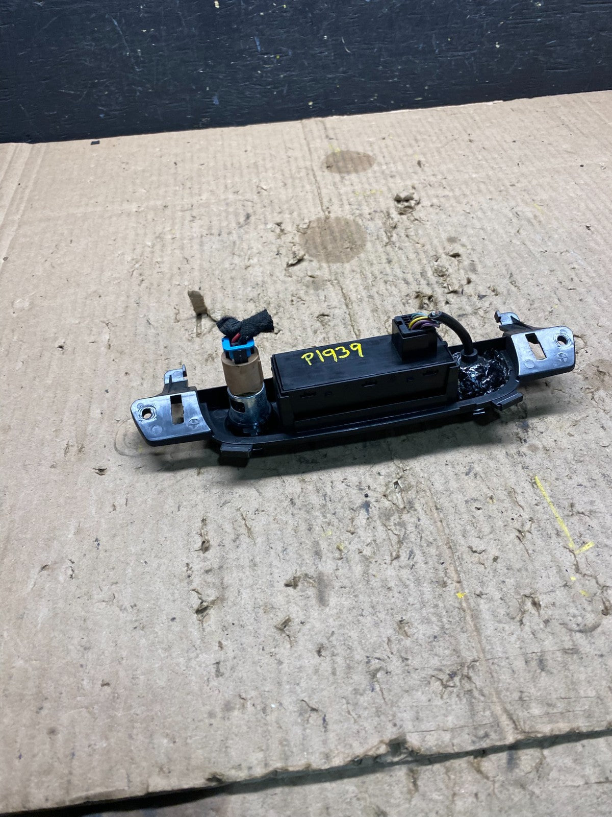 2007-2014 Chevrolet Tahoe Silverado Yukon Pedal Traction Control Switch p1939 DG5