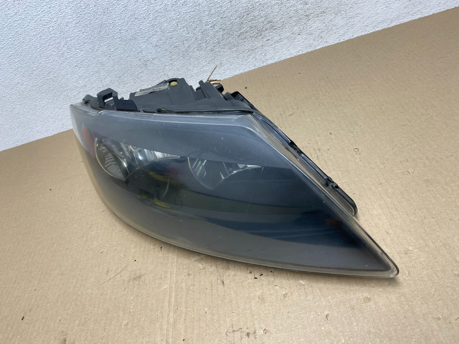 2007- 2009 Audi Q7 Right Passenger RH Side Black Halogen Headlight AE7019 DW1