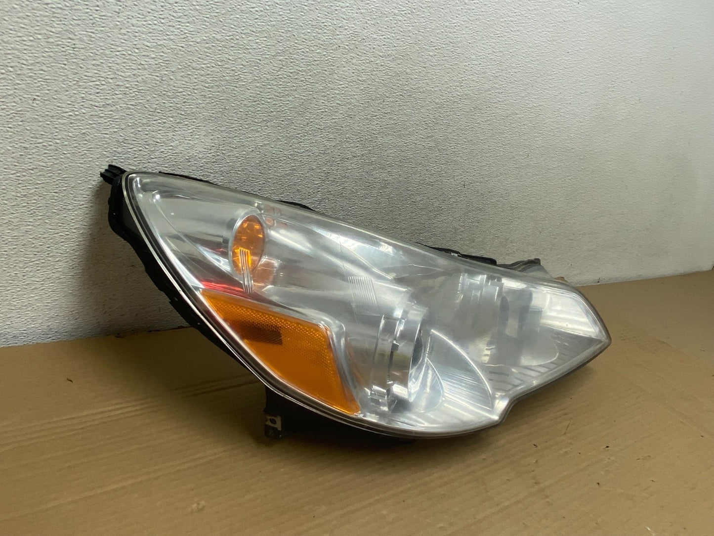 2010-2012 Subaru Legacy Outback Right Passenger Headlight AG8865 DW1