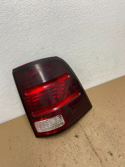 2002 to 2005 Ford Explorer Right Passenger Rh Side Tail light AC7210 DW2