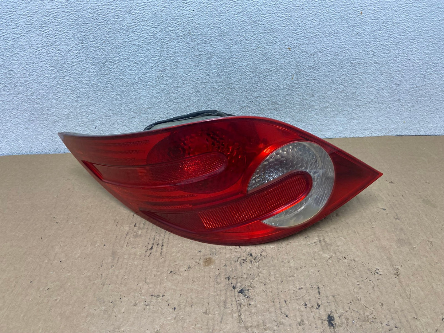 2006 to 2010 Mercedes W251 R-Class Left Driver LH Side Tail Light AG2383 LK0