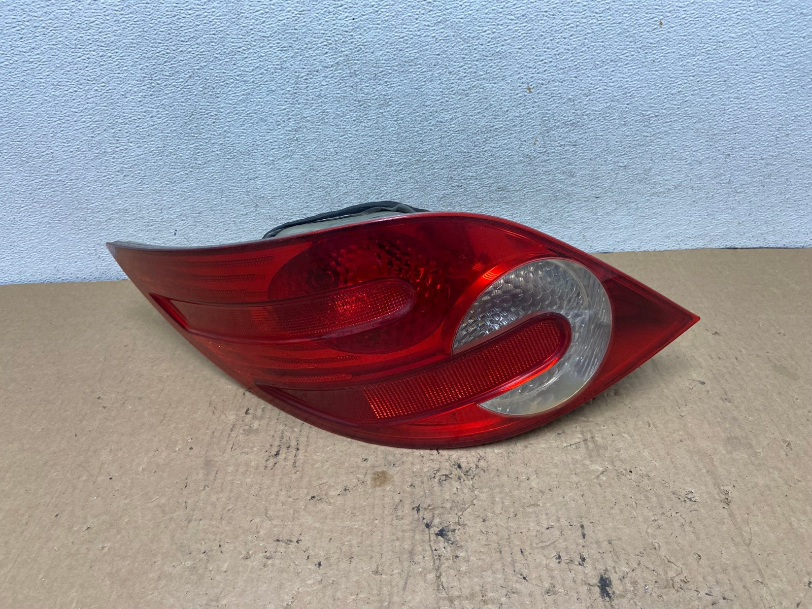 2006 to 2010 Mercedes W251 R-Class Left Driver LH Side Tail Light AG2383 LK0