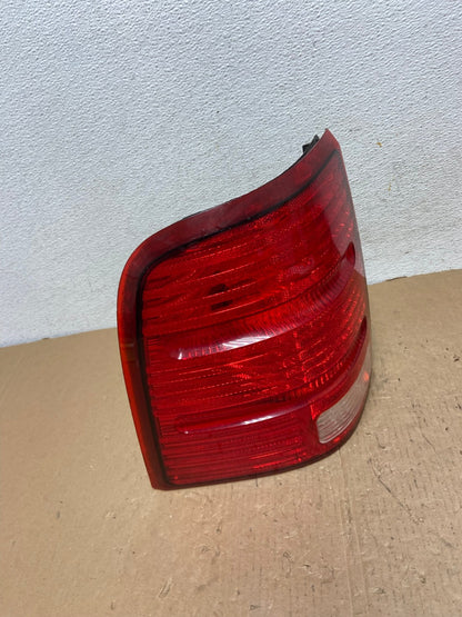 2002 to 2005 Ford Explorer Left Driver Lh Side Tail light AD8104 LK2