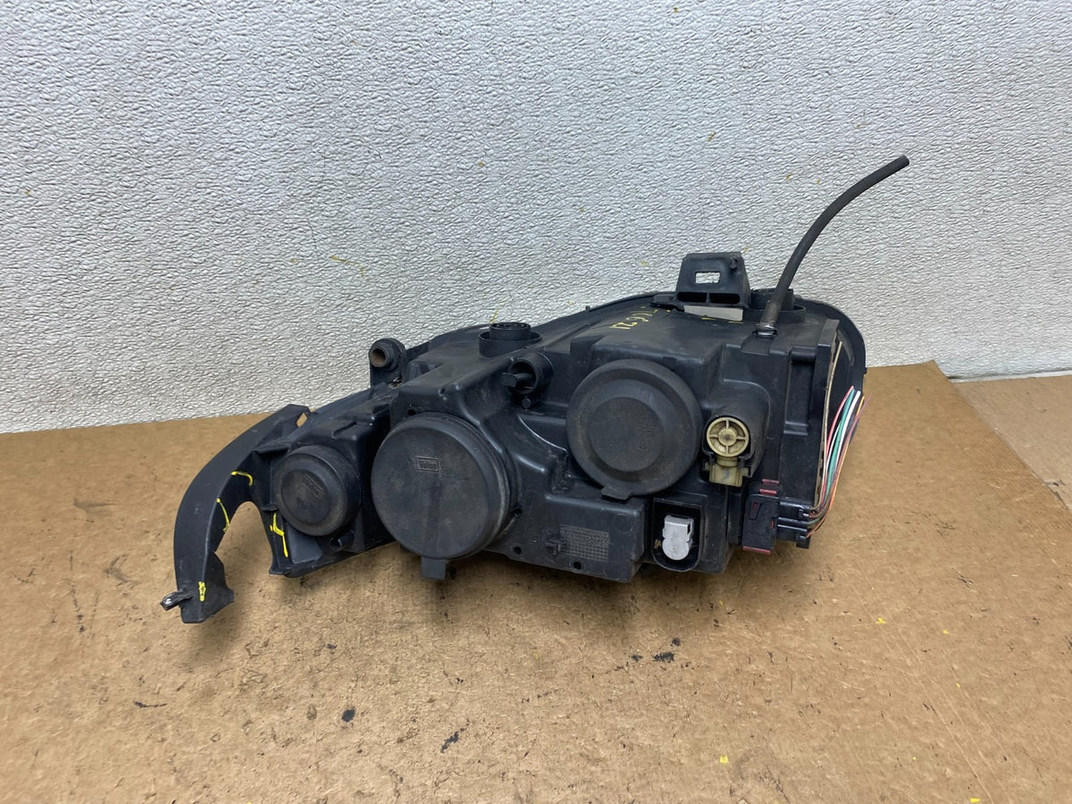 2006 to 2009 Saab 95 9-5 Right Passenger RH Side Xenon Headlight T0621 DW9