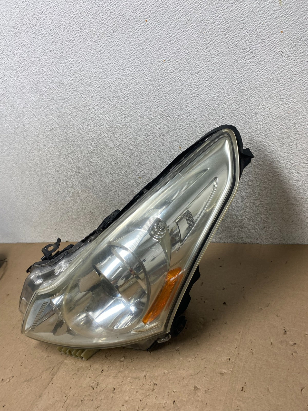 Sedan 4Door 2010 to 2013 Infiniti G37 Left Driver Headlight Xenon AG5440 DW2