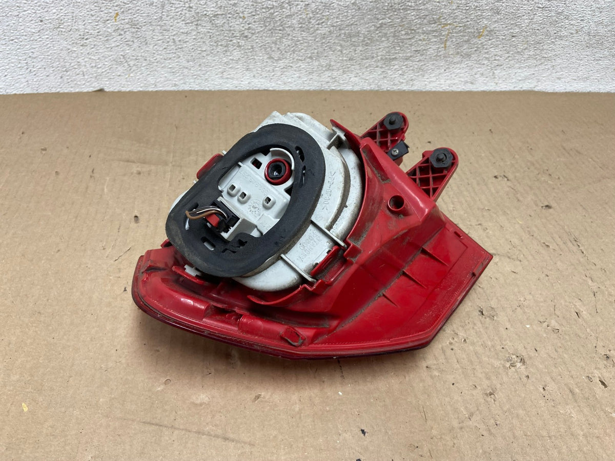 2012 to 2015 Volkswagen Passat Left Driver Lh Side Tail light AH5857 LK4