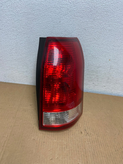 2004 to 2007 Saturn Vue Right Passenger Rh Side Tail Light AD0769 LK2
