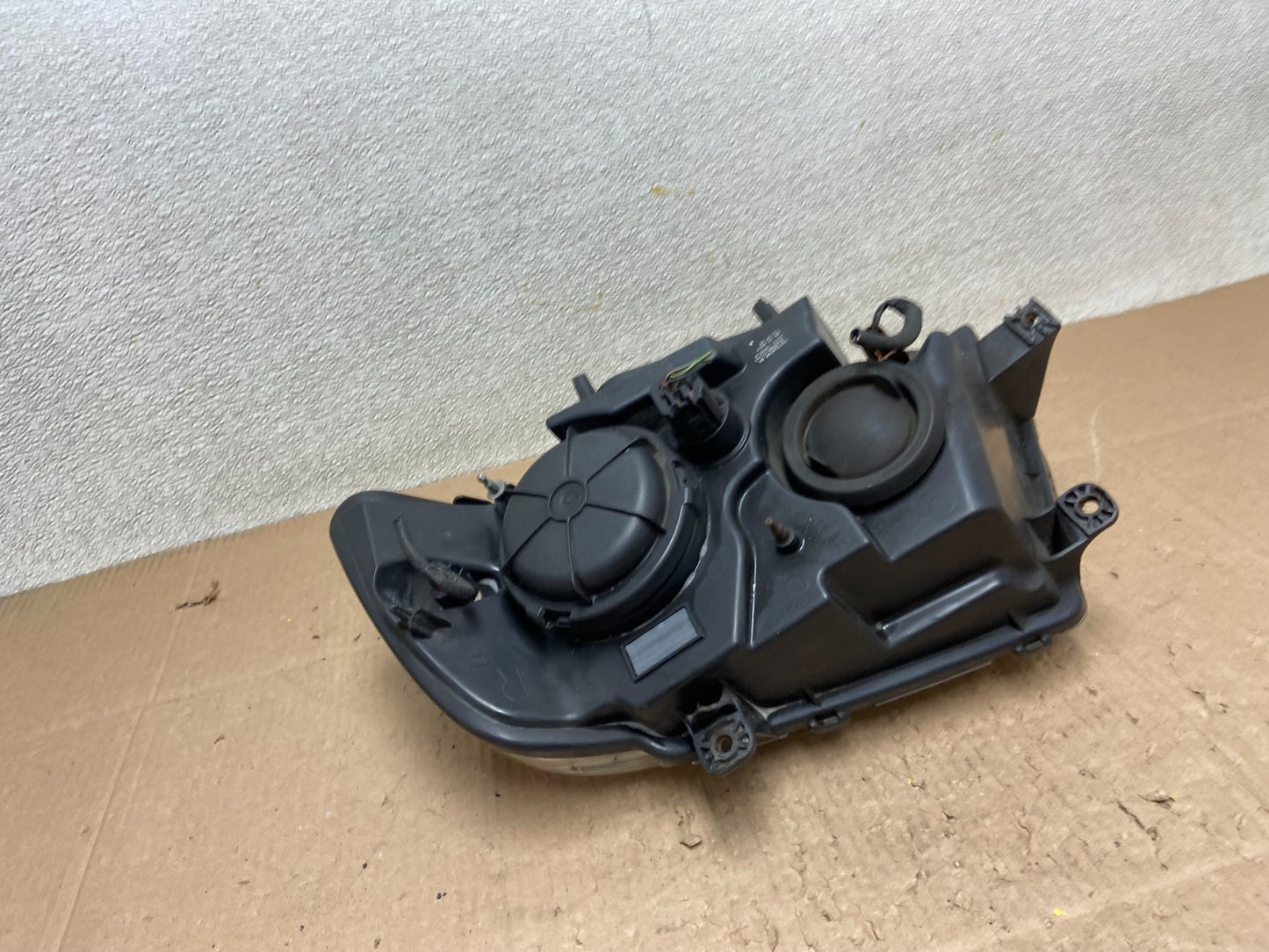 2003 - 2006 Lincoln Navigator Right RH Side Headlight Halogen Y2939 DW6