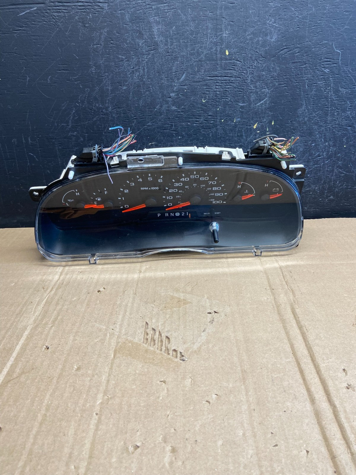 2006 Ford E350 Gauge Speedometer Cluster ad7078 DG0