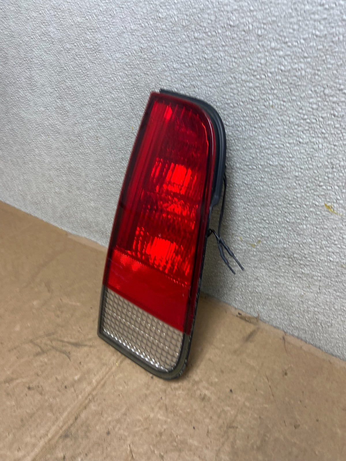 2003 2004 2005 Lincoln Aviator Left Driver Lh Inner Tail Light Side AA2625 DW1