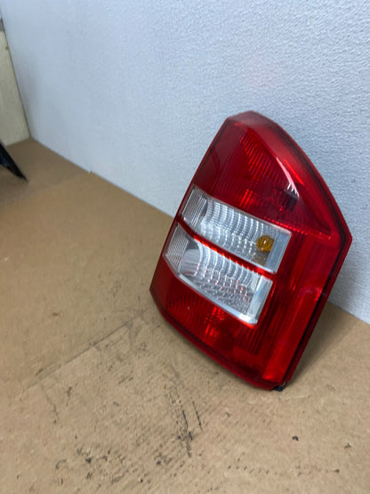 2007 2008 2009 2010 Jeep Compass Right Passenger Rh Tail Light Oem AC3200 DW1