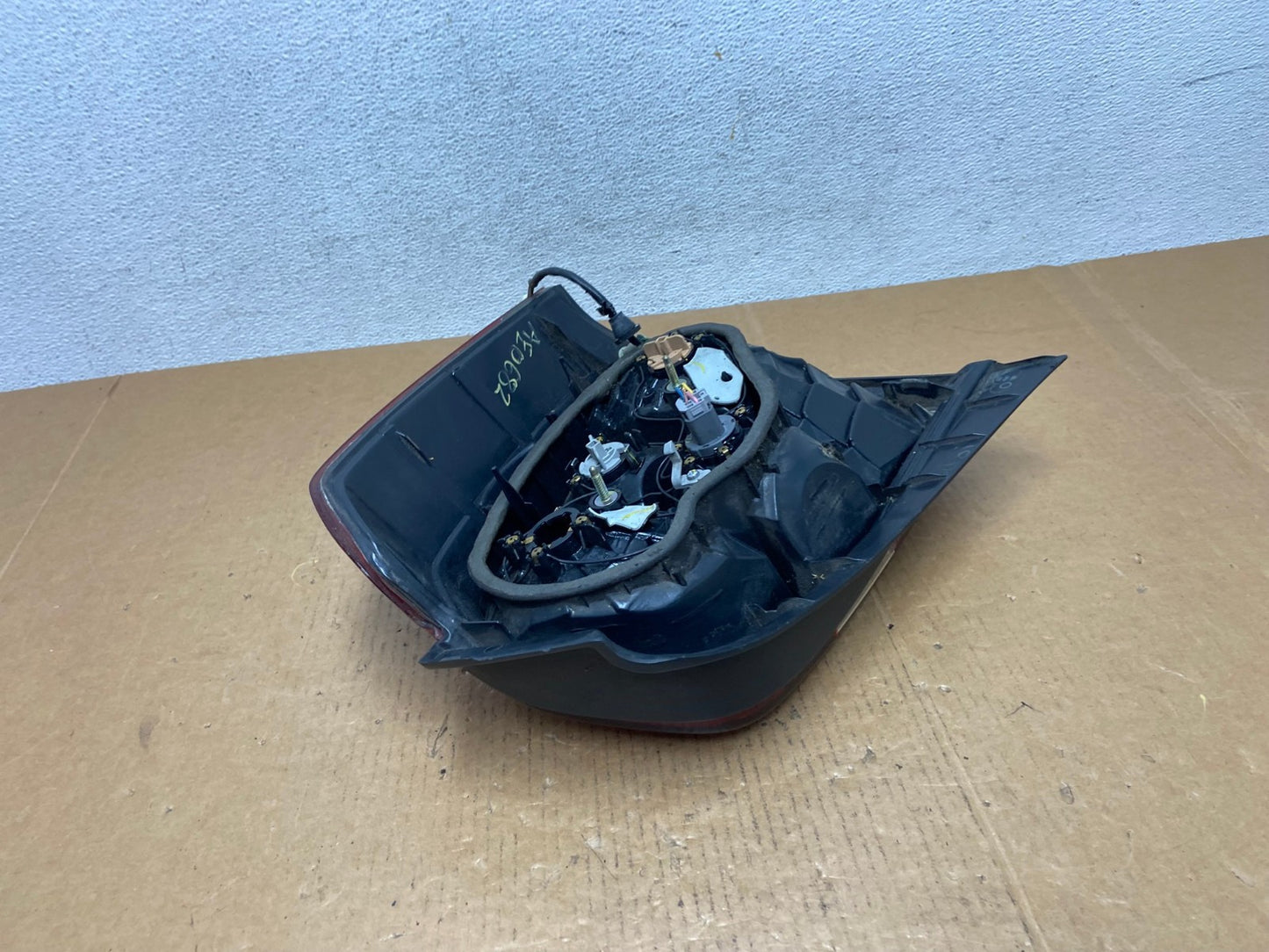 2004-2007 Toyota Highlander Left Driver LH Side Tail Light AE0682 LK5
