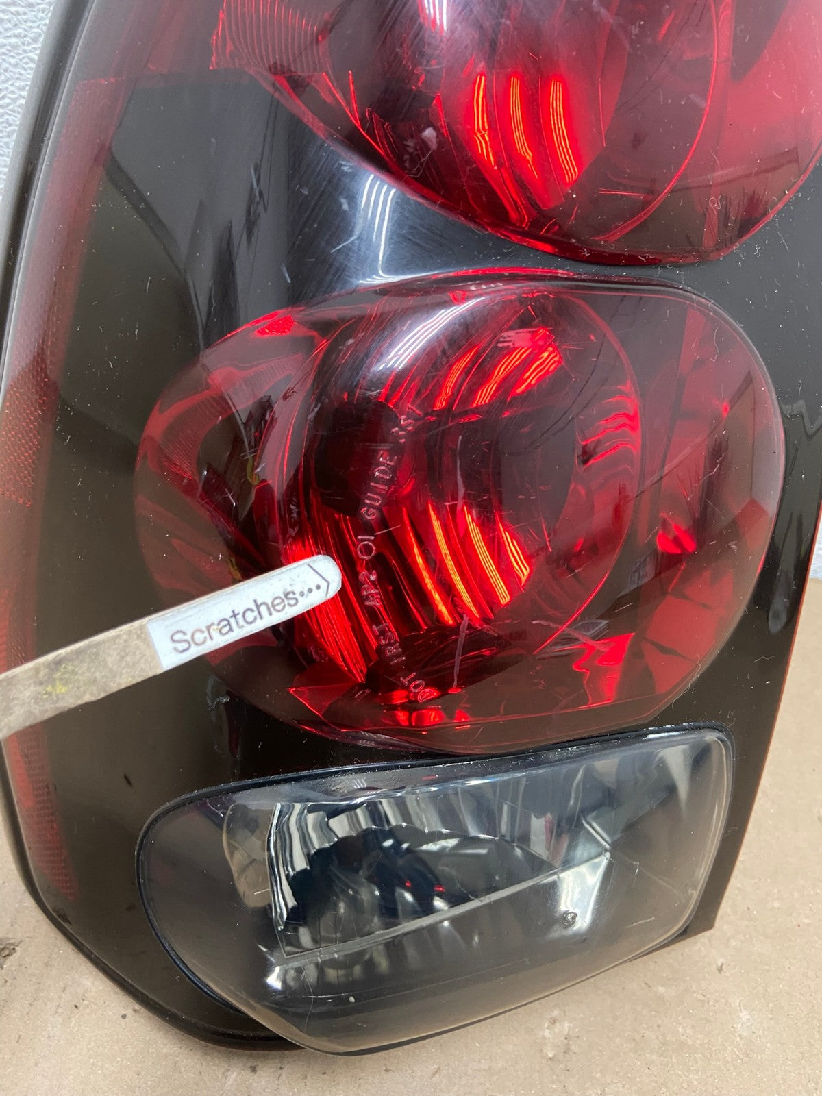 2002 to 2009 Chevrolet Trailblazer Left Driver LH Side Tail Light AF3061 LK3