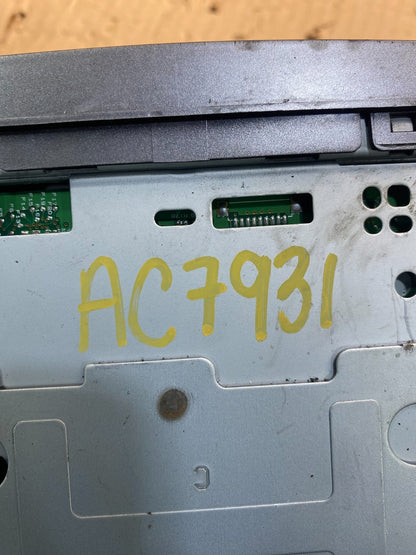 2010 to 2012 Hyundai Santa Fe AM/FM Radio CD Player AC7931 DG7