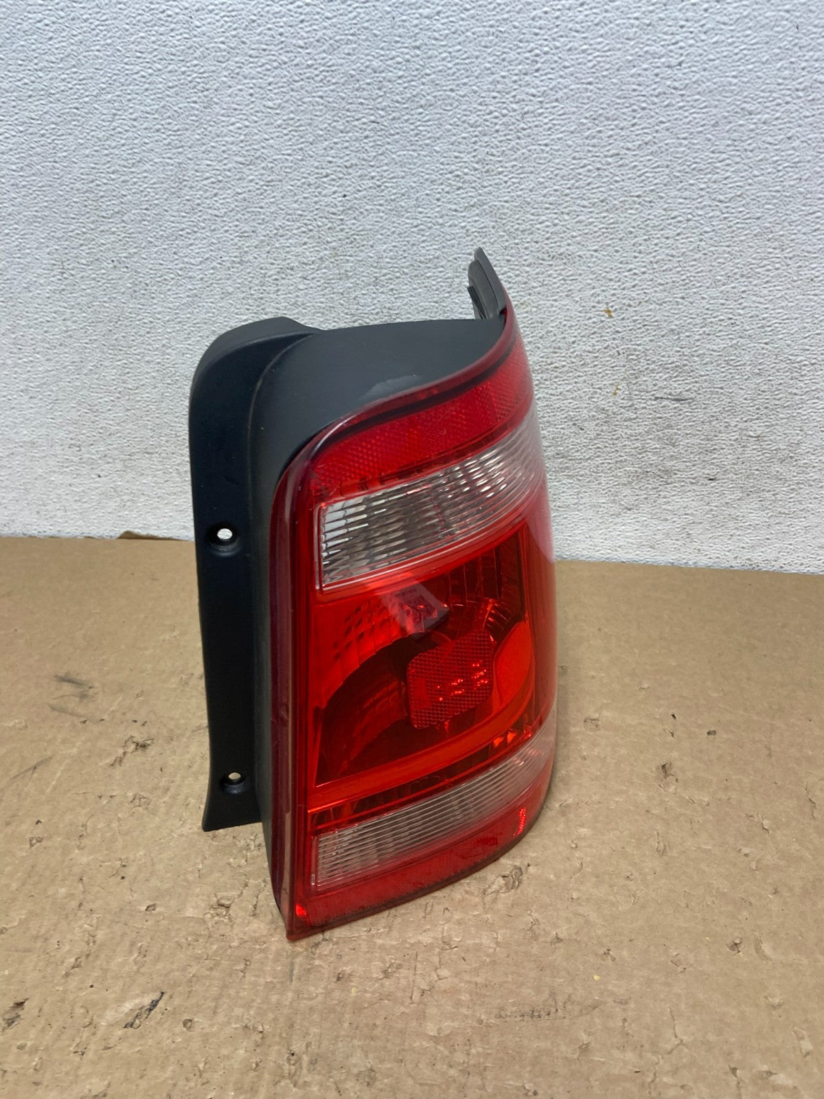 2008 to 2012 Ford Escape Right Passenger RH Side Tail Light AF8043 DW2