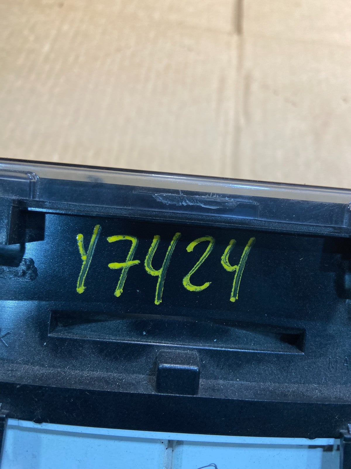 2013 2014 2015 Toyota Venza Speedometer Cluster Gauge OEM Y7424 DG6