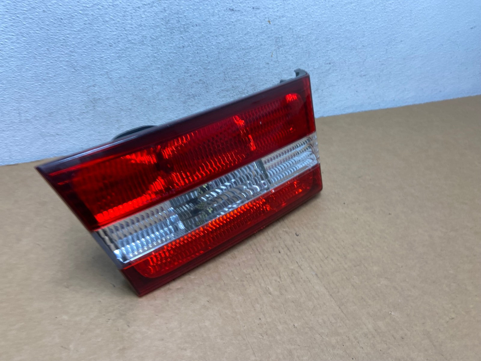 2000 2001 Lexus ES300 Inner Left Driver LH Side Tail Light AD4489 LK2