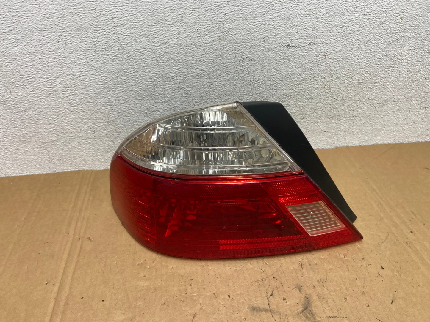 2003 to 2004 Toyota Avalon Left Driver Side Tail Light AD3116 LK0
