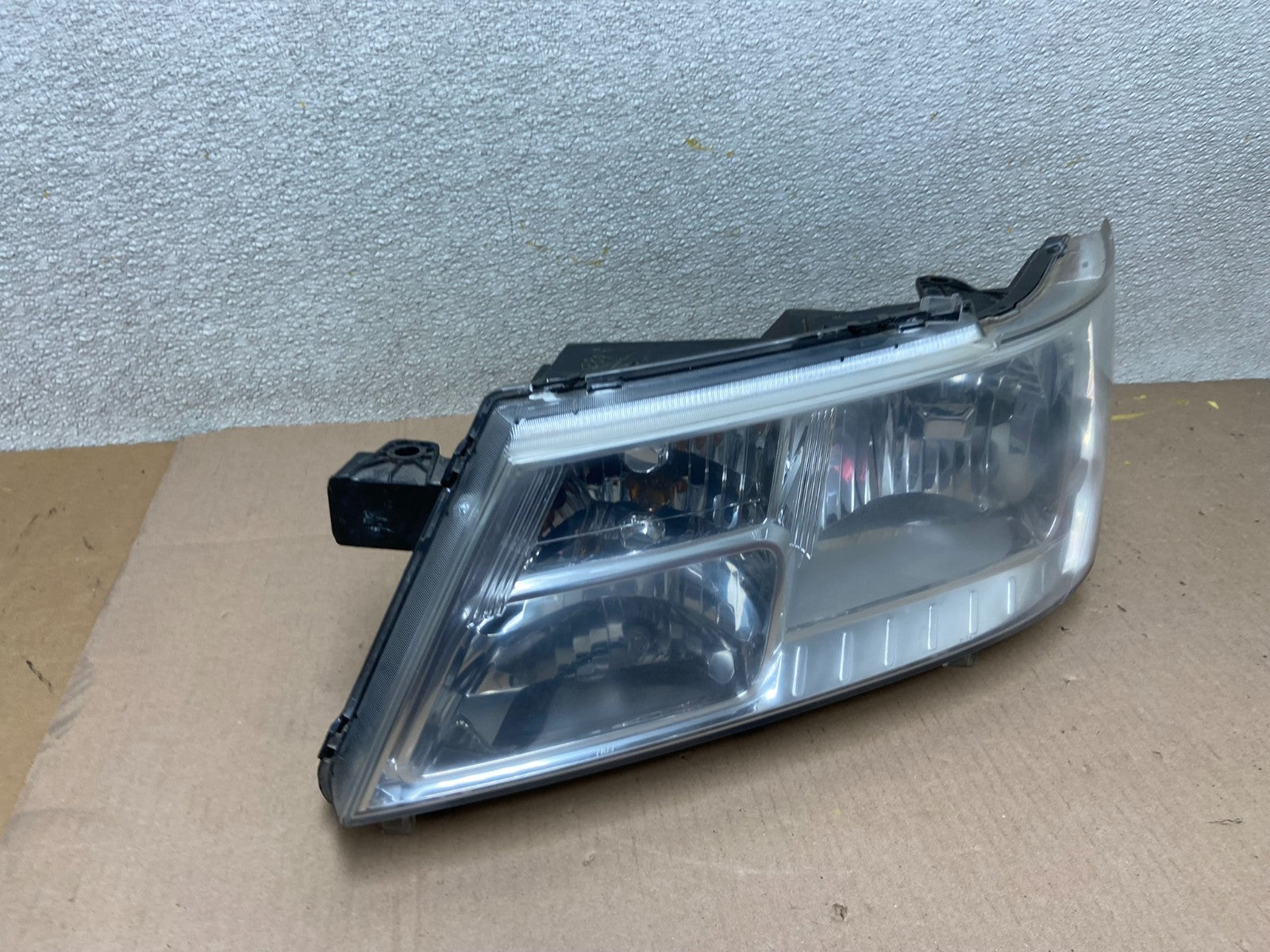 2009 to 2017 Dodge Journey Headlight Left Driver Lh Side Halogen AA0273 DW2