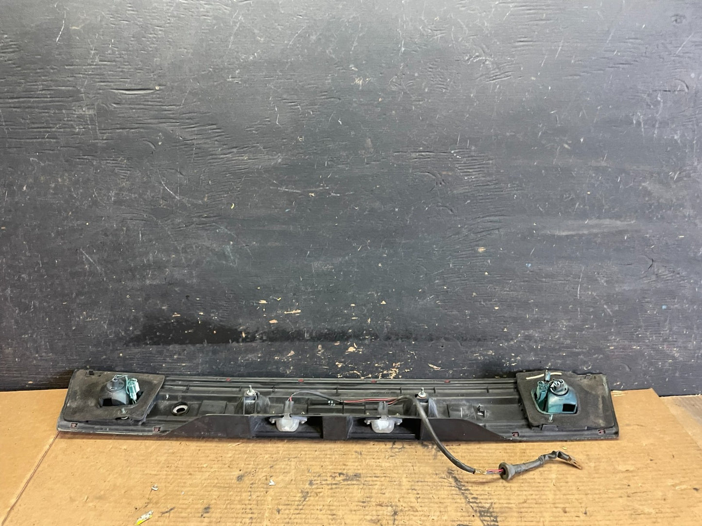 1995 to 1997 Nissan Sentra Tail Panel Rear Center Panel OEM 26540 1m200 S1172 DG8