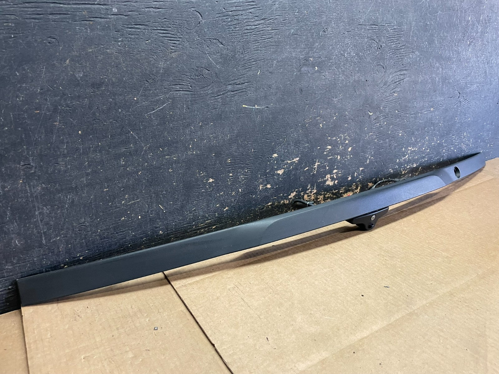 2016-2019 Ford Explorer Interceptor Rear Tailgate Molding With Camera aa9029 DG1