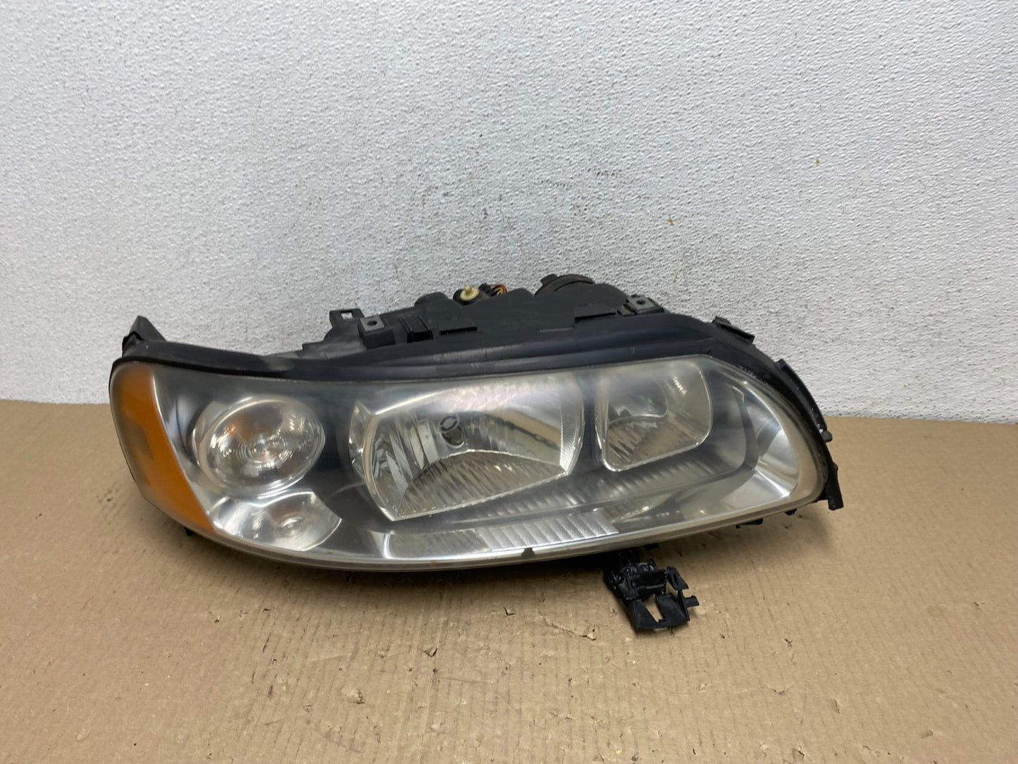 2005-2009 Volvo S60 Passenger Right Passenger RH Side Headlight AE9698 DW0