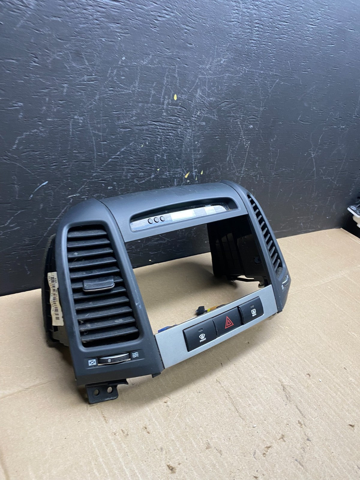 2007 to 2012 Hyundai Santa Fe Center Air Vent A/C Clock Bezel Trim OEM AB9463 DG1