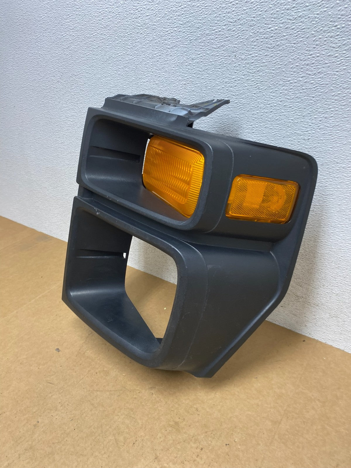 2008-2017 Ford E150 E250 E350 Van Left Side Headlight Bezel Trim AE3006 DW1
