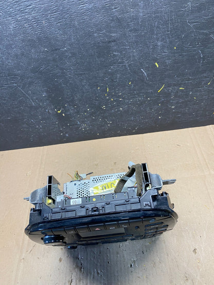 2004-2007 Jaguar XJ8 XJR  Climate Control Control Radio AM/FM Panel OEM R8915 DG3