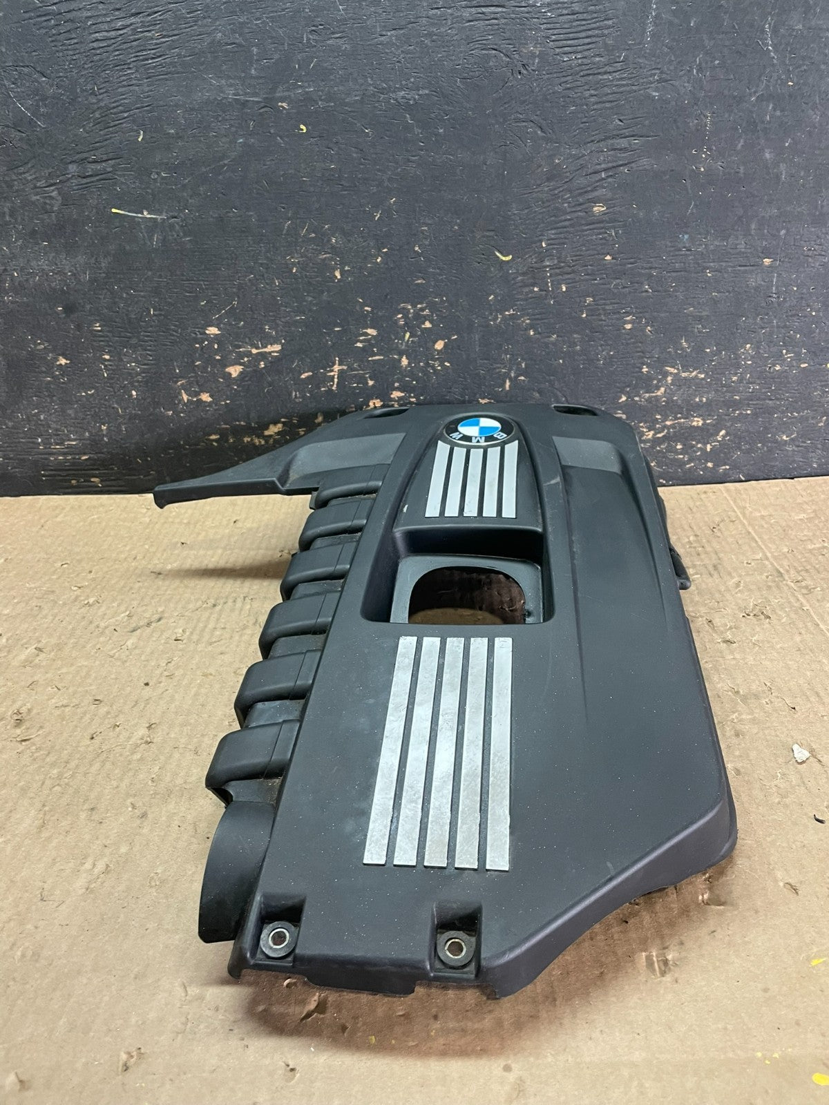 2009 to 2011 BMW 328i 528i  Plastic Engine Cover Shield OEM  Z3383 DG4