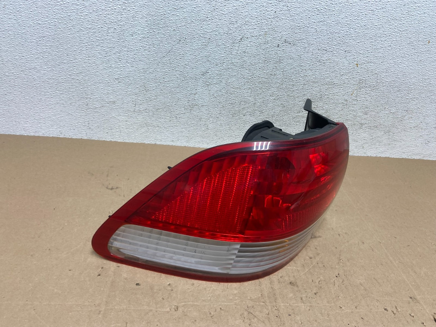2001 to 2002 Honda Accord Sedan 4door Left Driver LH Tail Light AE6037 DW2
