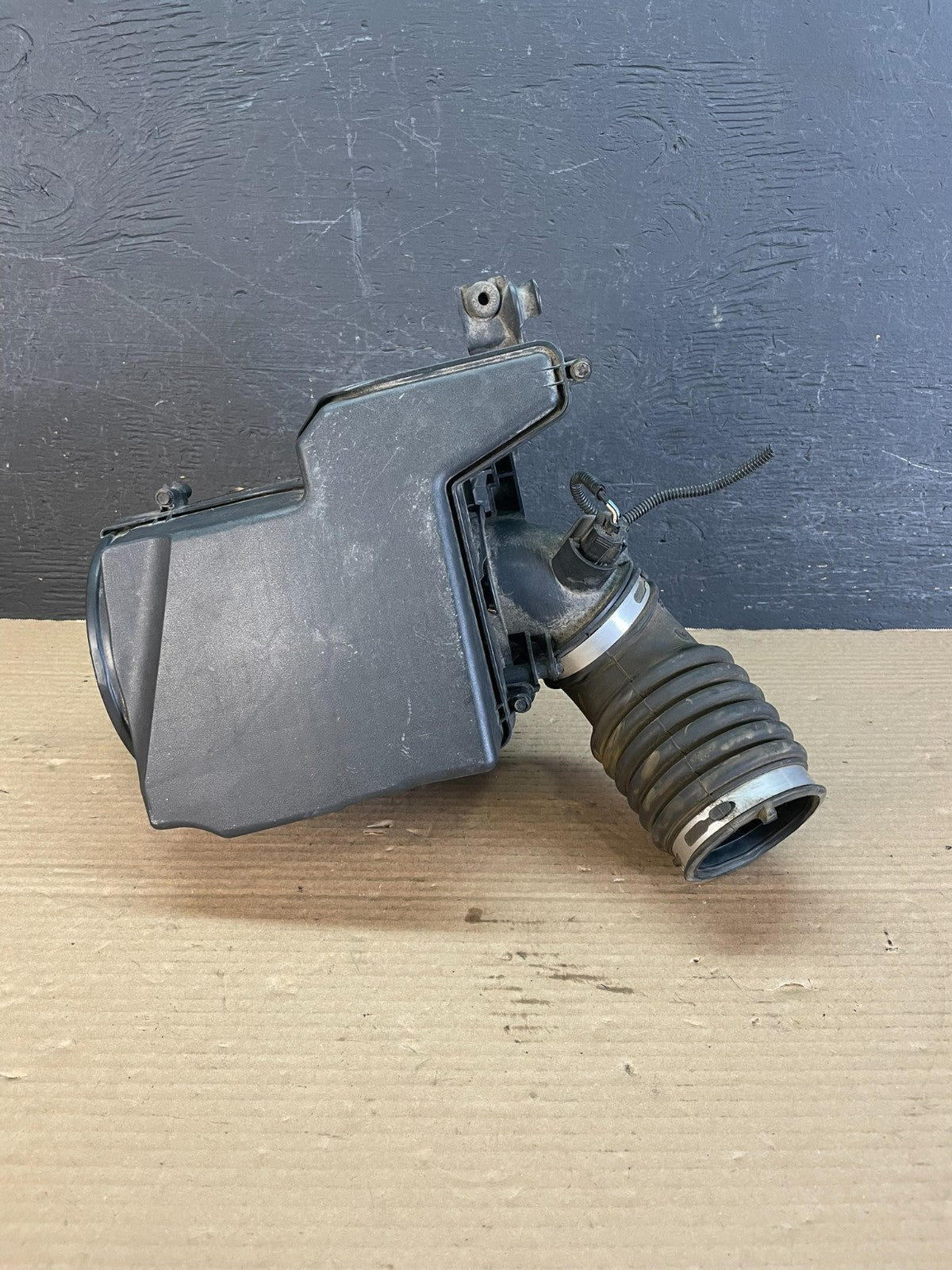 2013-2019 Ford Escape 2.0L Front Engine Filter Air Intake Box AF3428 DG0
