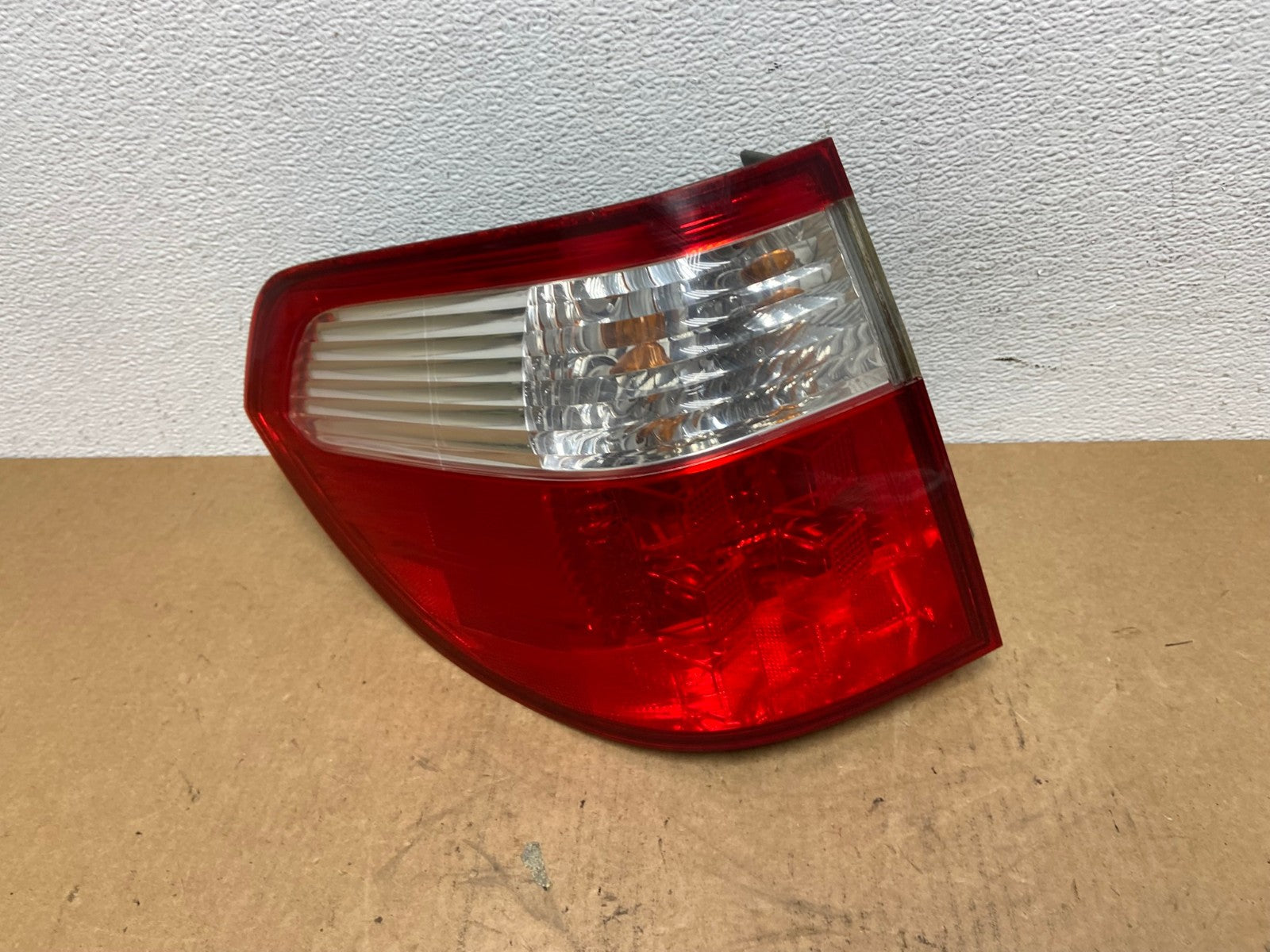 2005 2006 2007 Honda Odyssey Left Driver LH Side Tail Light AC2970 LK0