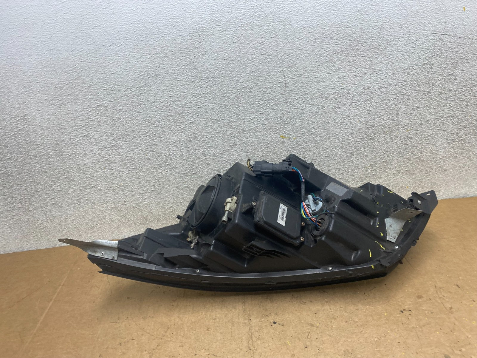 2014 2015 2016 Buick Lacrosse Allure Right Passenger W/ LED Headlight X7402 DG9