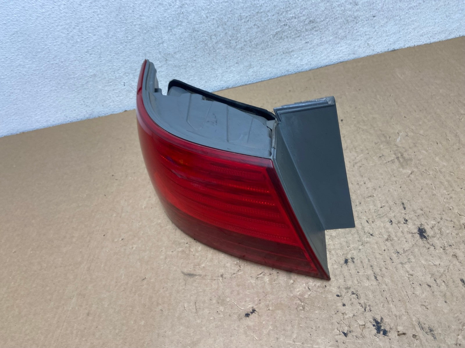 2009 to 2010 Hyundai Sonata Left Driver Lh Side Tail Light AG2414 LK1